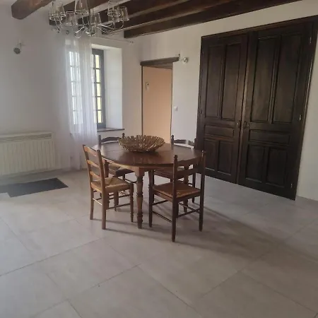 Grande Maison A La Campagne